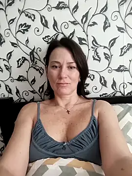 Luna 7777 online show from February 18, 2026, 12:45 pm