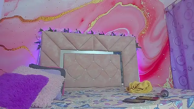 mia  blaze   online show from December 2, 2025, 3:12 am