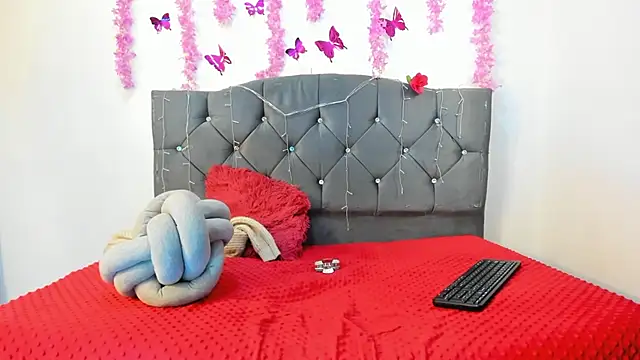 Candy Soud19 online show from November 25, 2025, 12:49 pm