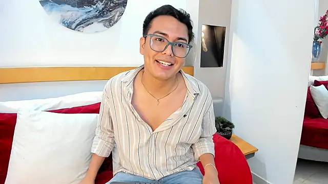 JohnBelRose online show from November 27, 2025, 8:33 pm