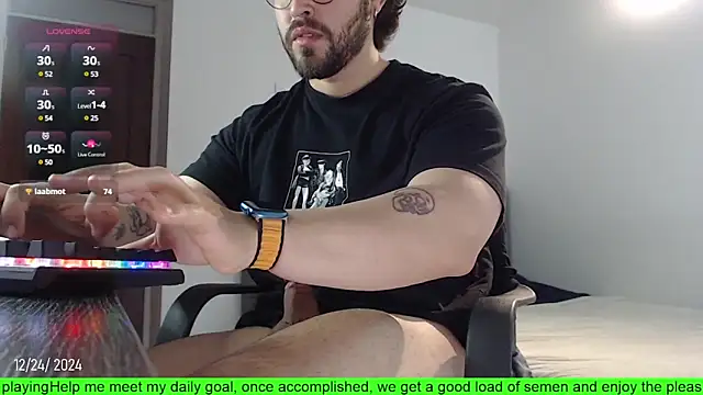 SugaredDigit online show from December 24, 2024, 5:23 pm