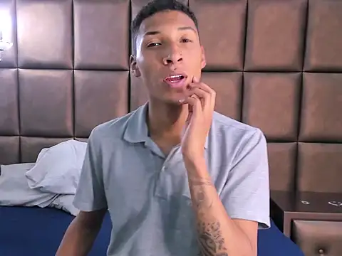 Snapshot of Domminick18 chatting on November 12, 2025, 7:35 pm Domminick18 online show from November 12, 2025, 7:35 pm