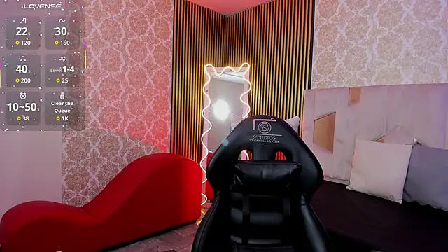 Snapshot of Adisson_Tay chatting on November 4, 2025, 11:53 am Adisson Tay online show from November 4, 2025, 11:53 am