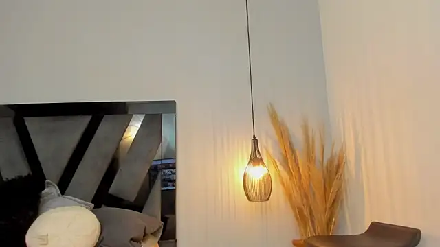 Amelia Brixton online show from March 28, 2026, 4:56 am