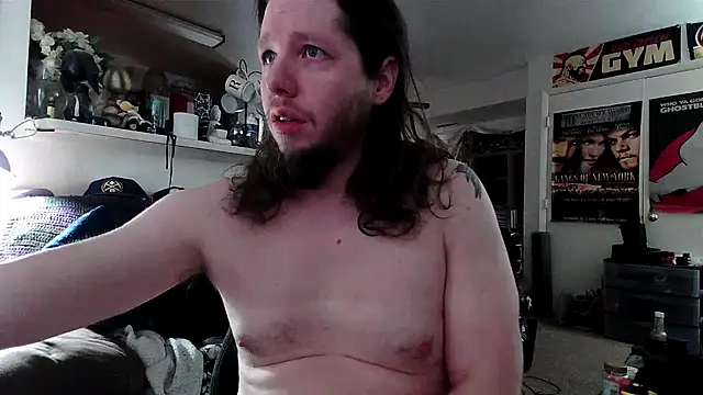 biggerisbetter12 online show from November 26, 2025, 7:48 pm