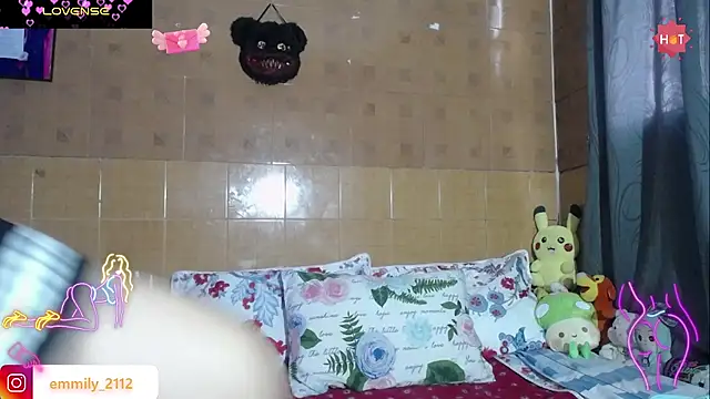 Snapshot of emily_Moon_1 chatting on October 20, 2025, 2:28 pm emily Moon 1 online show from October 20, 2025, 2:28 pm