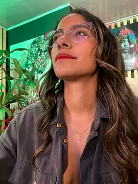 elegant  rouse online show from November 30, 2025, 10:14 pm