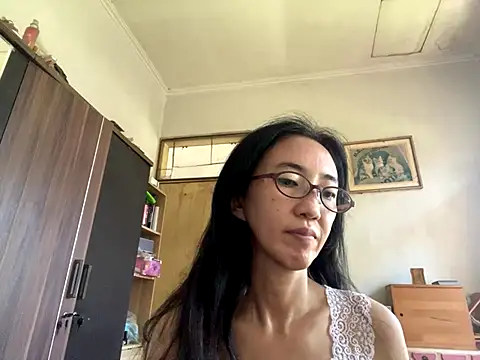 princessD077 online show from October 18, 2025, 2:14 am