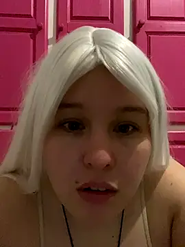 HannahNicoleShenko online show from November 12, 2025, 8:26 am