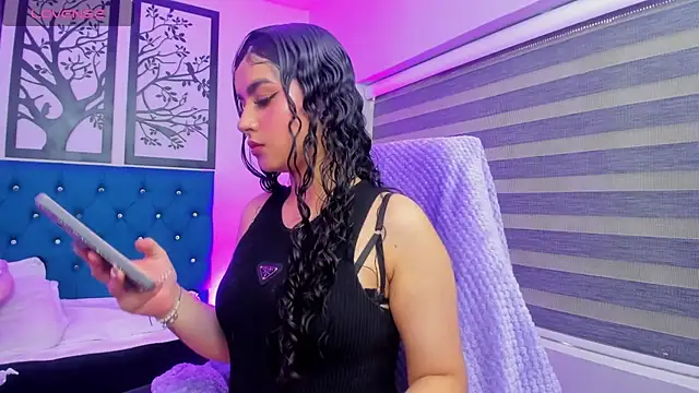 Queengp online show from November 20, 2025, 7:46 pm