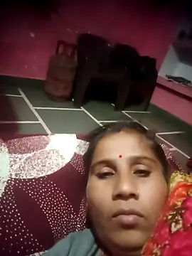 OliveGreen22 online show from November 9, 2025, 4:05 pm