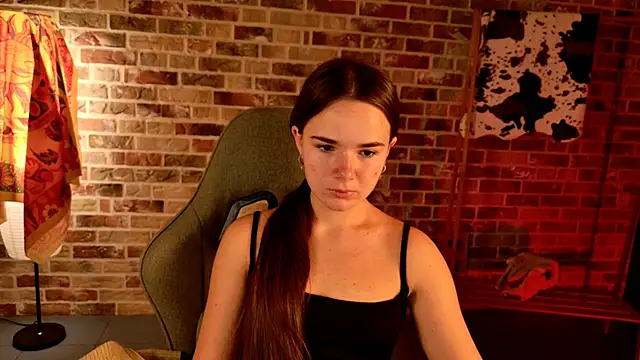 Snapshot of May_Bloom chatting on October 24, 2025, 5:15 am May Bloom online show from October 24, 2025, 5:15 am