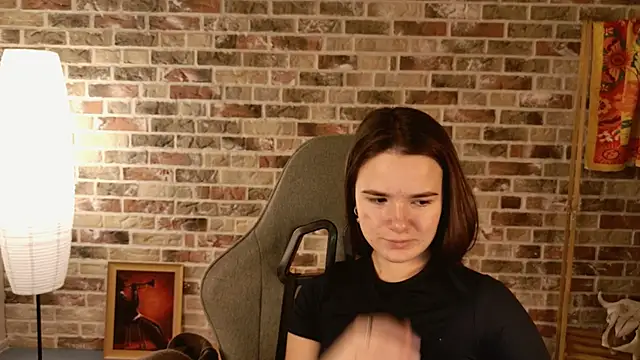 Snapshot of May_Bloom chatting on December 18, 2025, 5:13 am May Bloom online show from December 18, 2025, 5:13 am