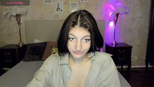 Snapshot of A_Skyy chatting on November 7, 2025, 8:31 pm A Skyy online show from November 7, 2025, 8:31 pm