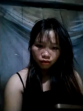 linh-miu99 online show from October 18, 2025, 12:50 pm