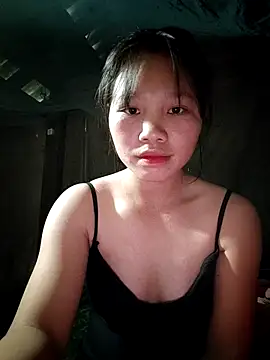 linh-miu99 online show from December 2, 2025, 5:46 am