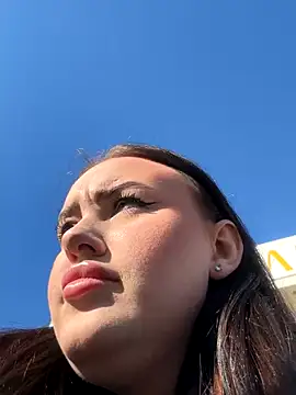 KiraSunshine online show from October 20, 2025, 4:57 am