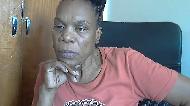 Hotcougar online show from February 11, 2026, 10:42 am