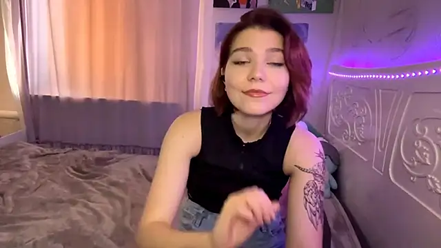 Snapshot of ReginaVbiles chatting on October 27, 2025, 9:57 am ReginaVbiles online show from October 27, 2025, 9:57 am