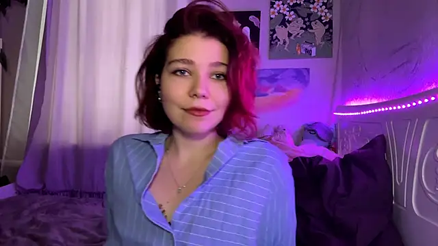 Snapshot of ReginaVbiles chatting on November 4, 2025, 12:37 pm ReginaVbiles online show from November 4, 2025, 12:37 pm