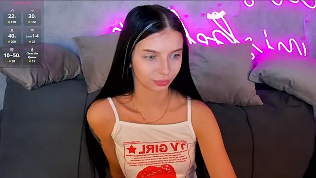 Eva Mayers online show from November 5, 2025, 12:54 am