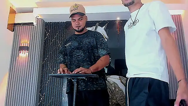 Snapshot of handsome_boys22 chatting on October 27, 2025, 12:20 pm handsome boys22 online show from October 27, 2025, 12:20 pm