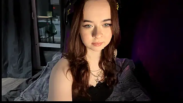 Snapshot of FloralAtoll chatting on November 6, 2025, 2:29 pm FloralAtoll online show from November 6, 2025, 2:29 pm