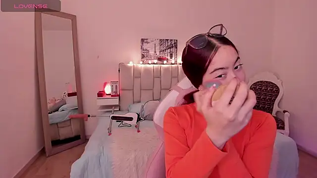 Amaraa couper1 online show from February 18, 2026, 4:08 am