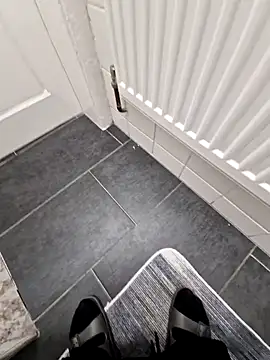 16enes16 online show from November 14, 2025, 2:16 pm