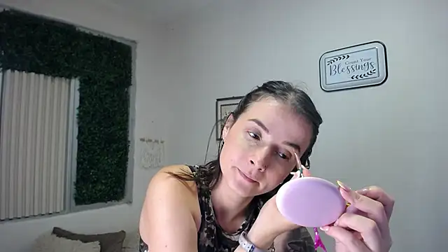 Emma sweet hot online show from June 6, 2026, 4:44 pm