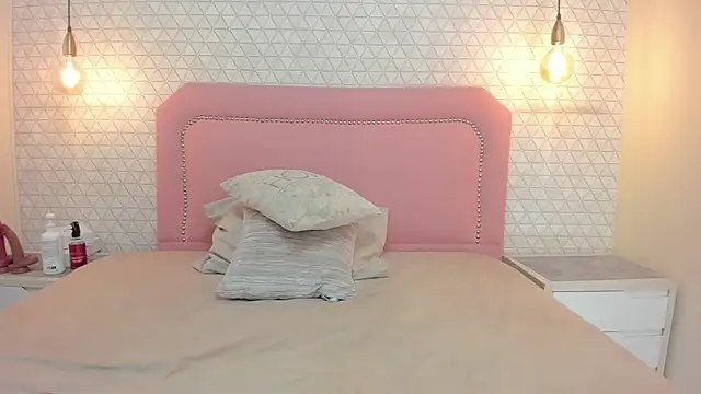 Snapshot of TAYLORMEYER1 chatting on April 15, 2026, 3:35 am TAYLORMEYER1 online show from April 15, 2026, 3:35 am