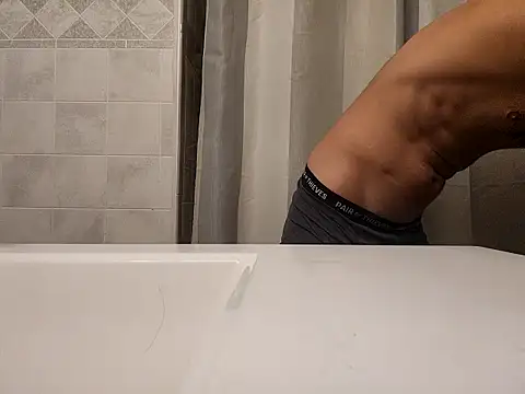 Snapshot of Mikesb1g chatting on November 20, 2025, 12:33 am Mikesb1g online show from November 20, 2025, 12:33 am