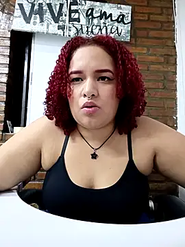 Snapshot of Curly-98 chatting on October 18, 2025, 12:35 am Curly-98 online show from October 18, 2025, 12:35 am