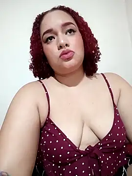 Snapshot of Curly-98 chatting on October 23, 2025, 10:19 pm Curly-98 online show from October 23, 2025, 10:19 pm