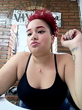 Snapshot of Curly-98 chatting on October 30, 2025, 1:45 pm Curly-98 online show from October 30, 2025, 1:45 pm