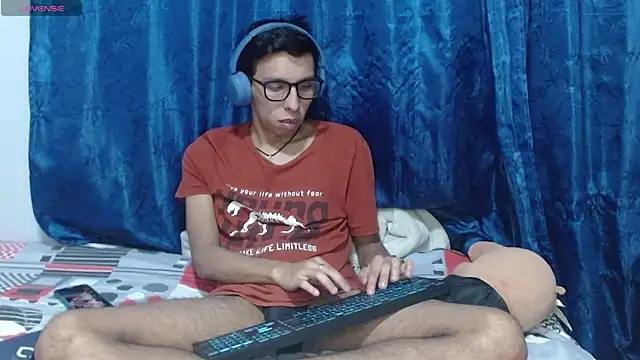 DavTwink3100 online show from April 2, 2026, 1:47 am