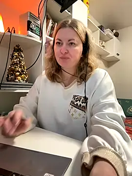 Amelia-Diamond online show from December 5, 2025, 7:06 am