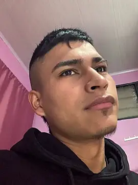 Emiliano Reyes online show from May 12, 2026, 12:41 am