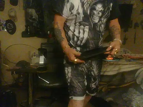 Snapshot of bigdaddyrooster chatting on January 9, 2026, 5:43 am bigdaddyrooster online show from January 9, 2026, 5:43 am