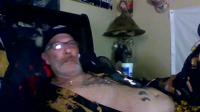 Snapshot of bigdaddyrooster chatting on February 4, 2026, 5:57 am bigdaddyrooster online show from February 4, 2026, 5:57 am