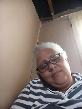 juicyboode online show from October 28, 2025, 9:46 am