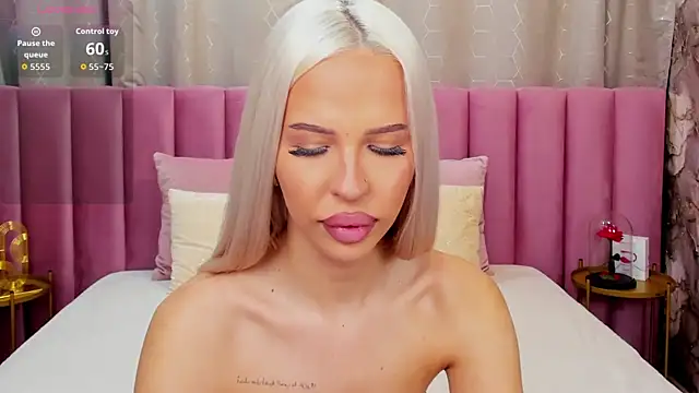 Snapshot of KailaCrystall chatting on October 22, 2025, 1:17 am KailaCrystall online show from October 22, 2025, 1:17 am