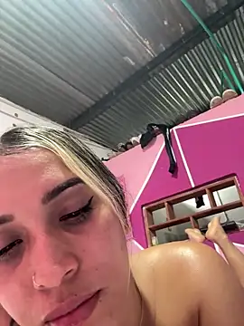 Snapshot of KIMBERLYPULIDO chatting on January 5, 2026, 5:27 pm KIMBERLYPULIDO online show from January 5, 2026, 5:27 pm