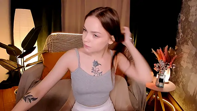 MelissaBell  online show from November 17, 2025, 2:06 am