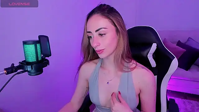 Snapshot of Anthonelaa_444 chatting on October 24, 2025, 11:45 pm Anthonelaa 444 online show from October 24, 2025, 11:45 pm