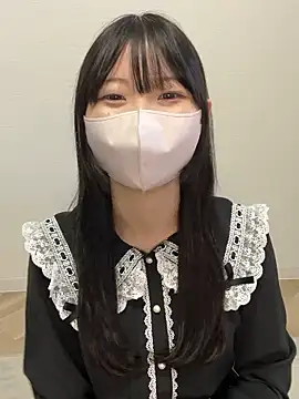 Snapshot of Reina_cute_00_ chatting on November 6, 2025, 3:18 am Reina cute 00 online show from November 6, 2025, 3:18 am