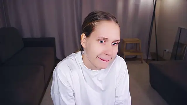 Snapshot of NadinePogar chatting on October 28, 2025, 7:01 am NadinePogar online show from October 28, 2025, 7:01 am