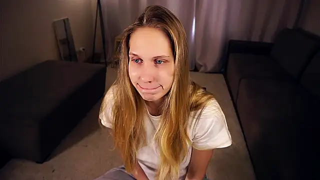 Snapshot of NadinePogar chatting on November 5, 2025, 7:08 am NadinePogar online show from November 5, 2025, 7:08 am