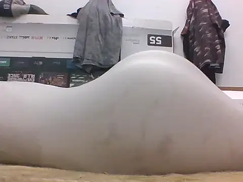 BlueishMove44 online show from October 28, 2025, 7:16 pm