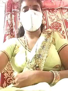 Snapshot of thanuja- chatting on October 25, 2025, 7:27 am thanuja- online show from October 25, 2025, 7:27 am